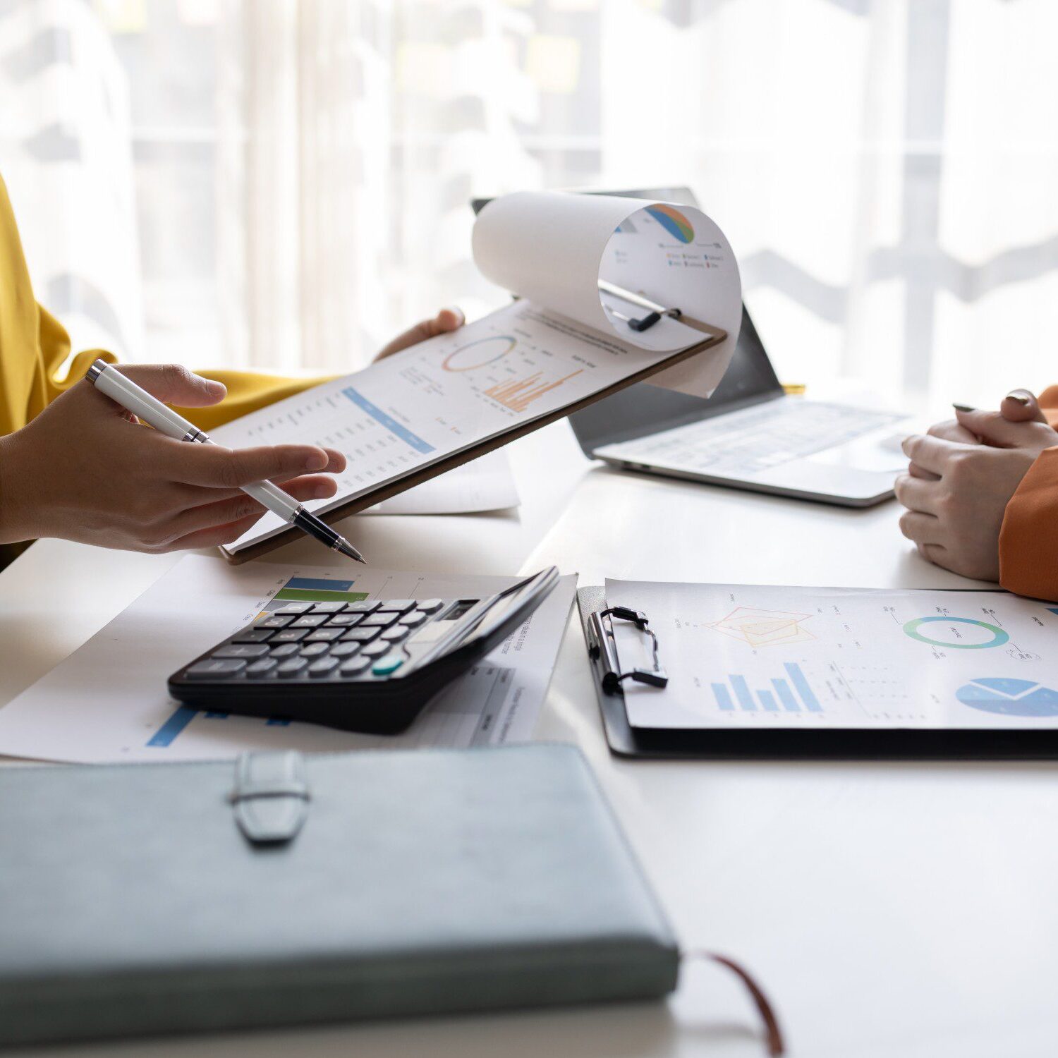 An experienced expert specializing in fintech and payments recruiting.